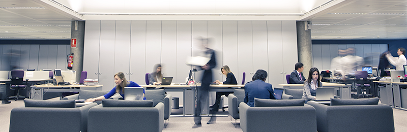 Indra supera sus previsiones e incorporará a 1.700 universitarios y recién titulados en España durante 2017