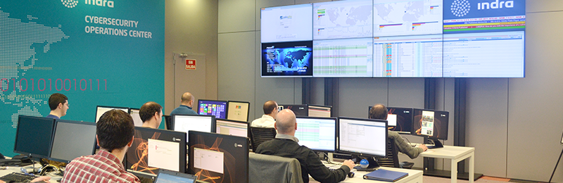 Indra protege los teléfonos móviles de más de 12.000 directivos y autoridades frente al riesgo de espionaje