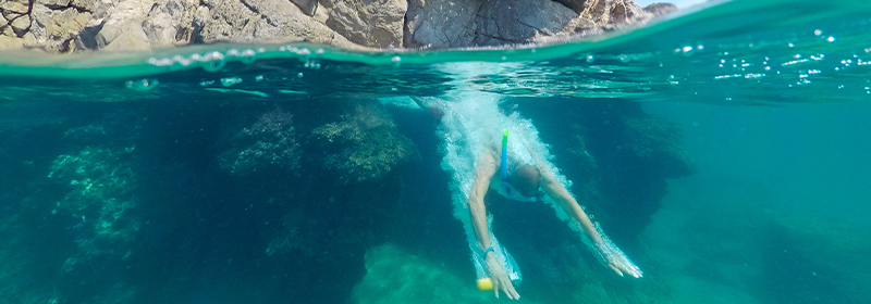 Voluntarios de Indra limpiarán el Mediterráneo en Altea en la Festividad de San Lorenzo