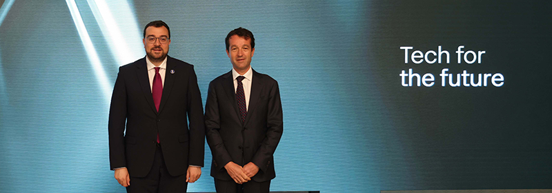 El presidente del Principado de Asturias, Adrián Barbón, visita la sede de Indra Group para reunirse con su presidente, Ángel Escribano