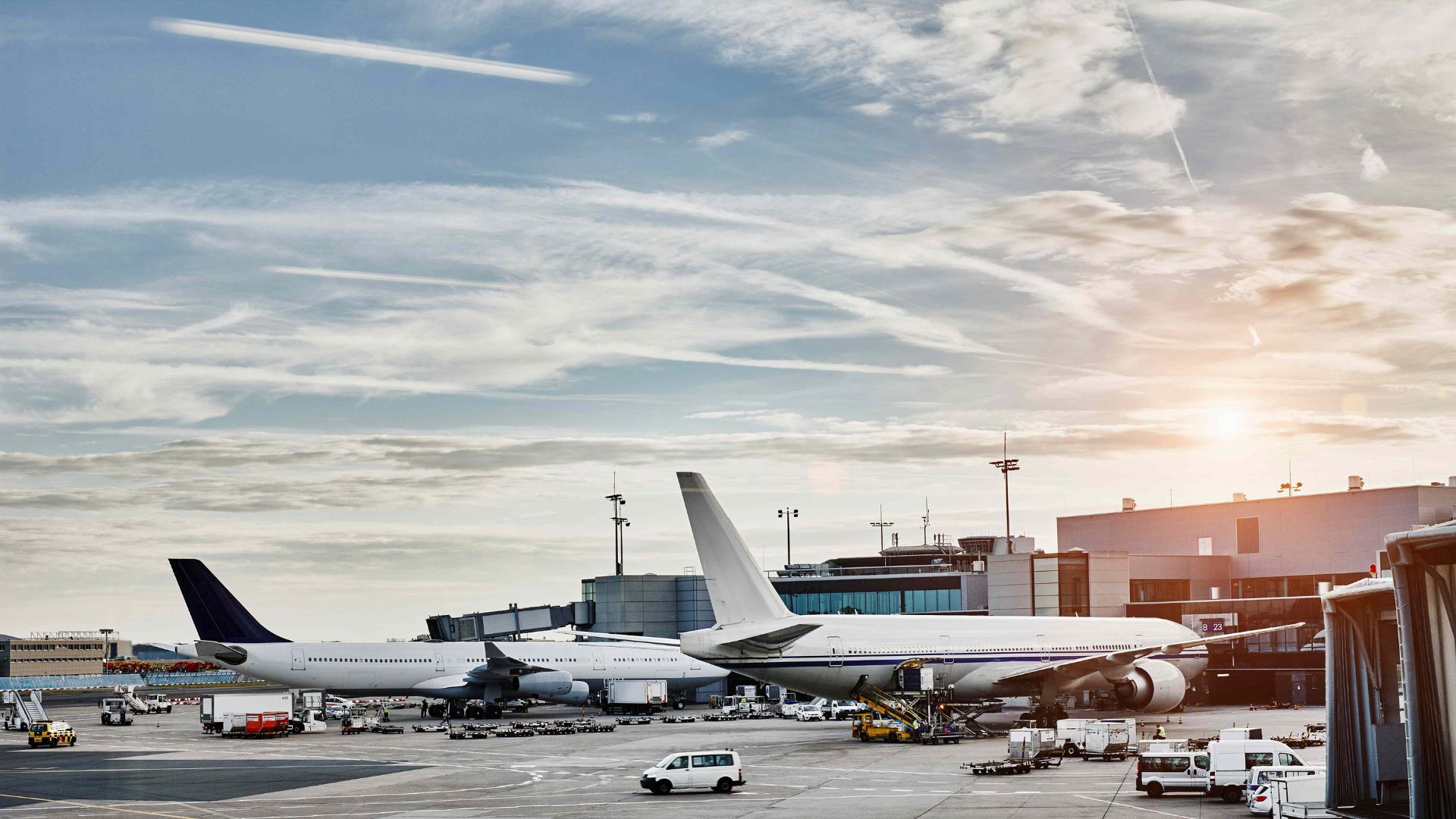 Indra y Synaptic Aviation impulsan la eficiencia con inteligencia artificial en los aeropuertos de Barcelona, Madrid y Palma de Mallorca