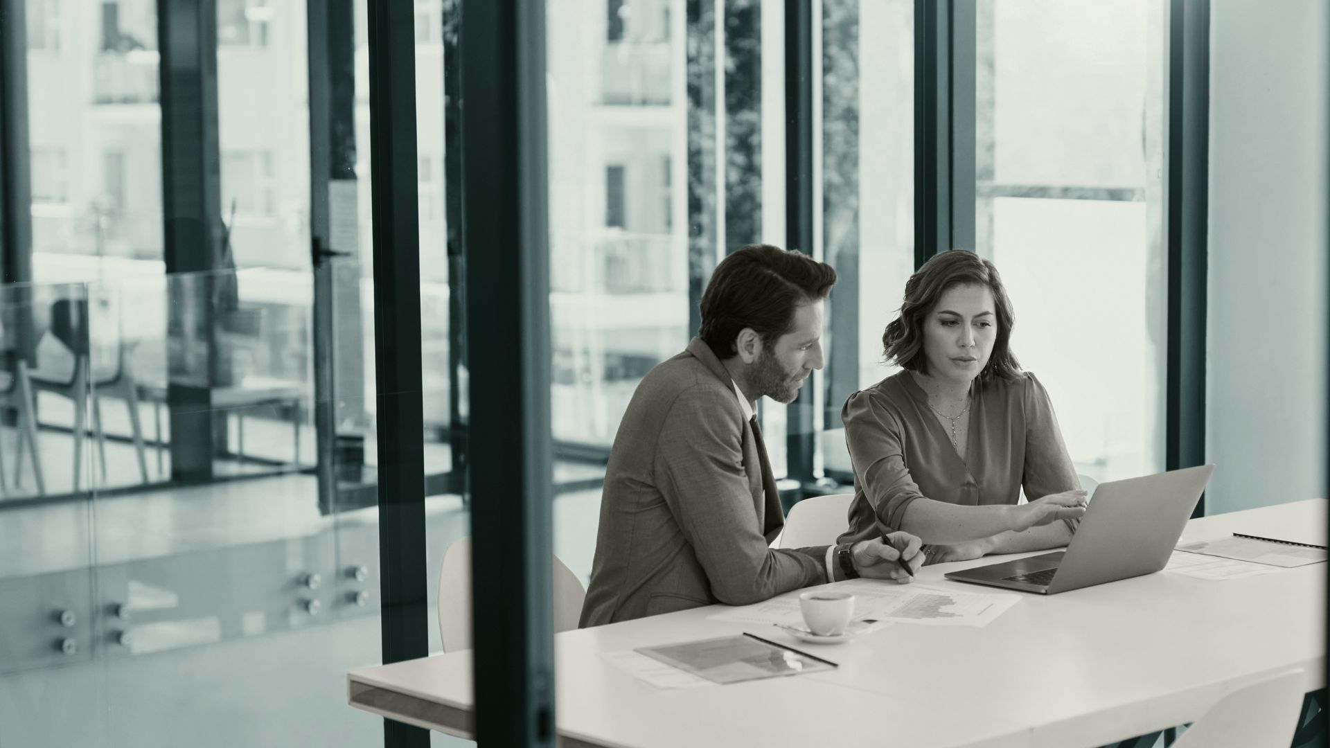 Indra Group evoluciona el puesto de trabajo para hacerlo más inteligente, proactivo y, sobre todo, centrado en las personas