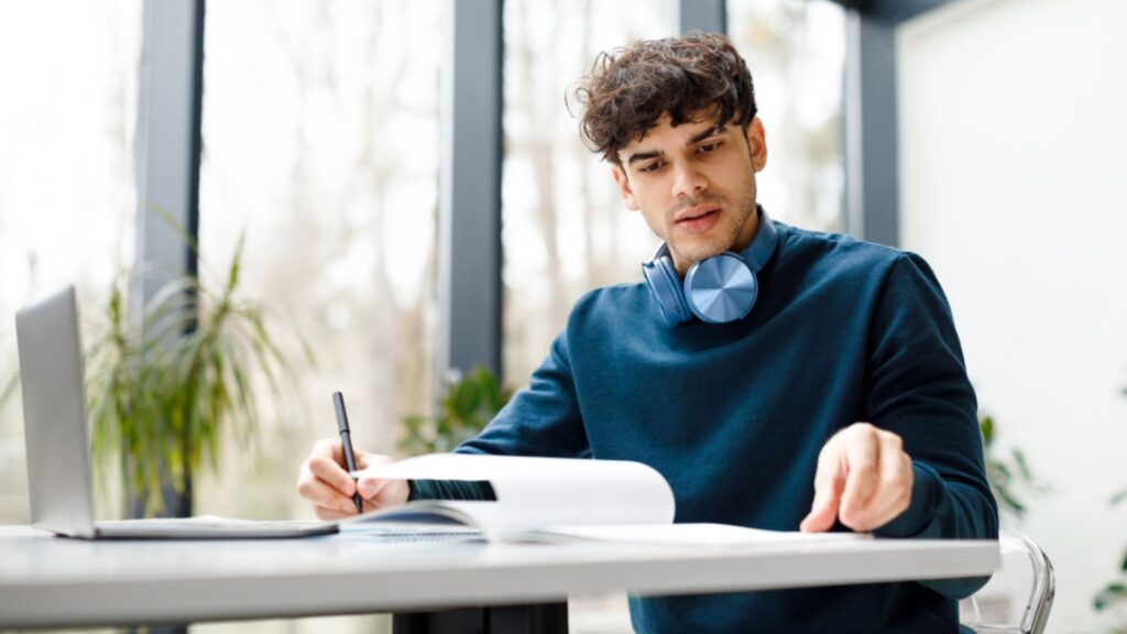 Indra Group y Fundación Universia impulsan el desarrollo académica y profesional de estudiantes con discapacidad en el ámbito STEM, mediante 15 nuevas becas