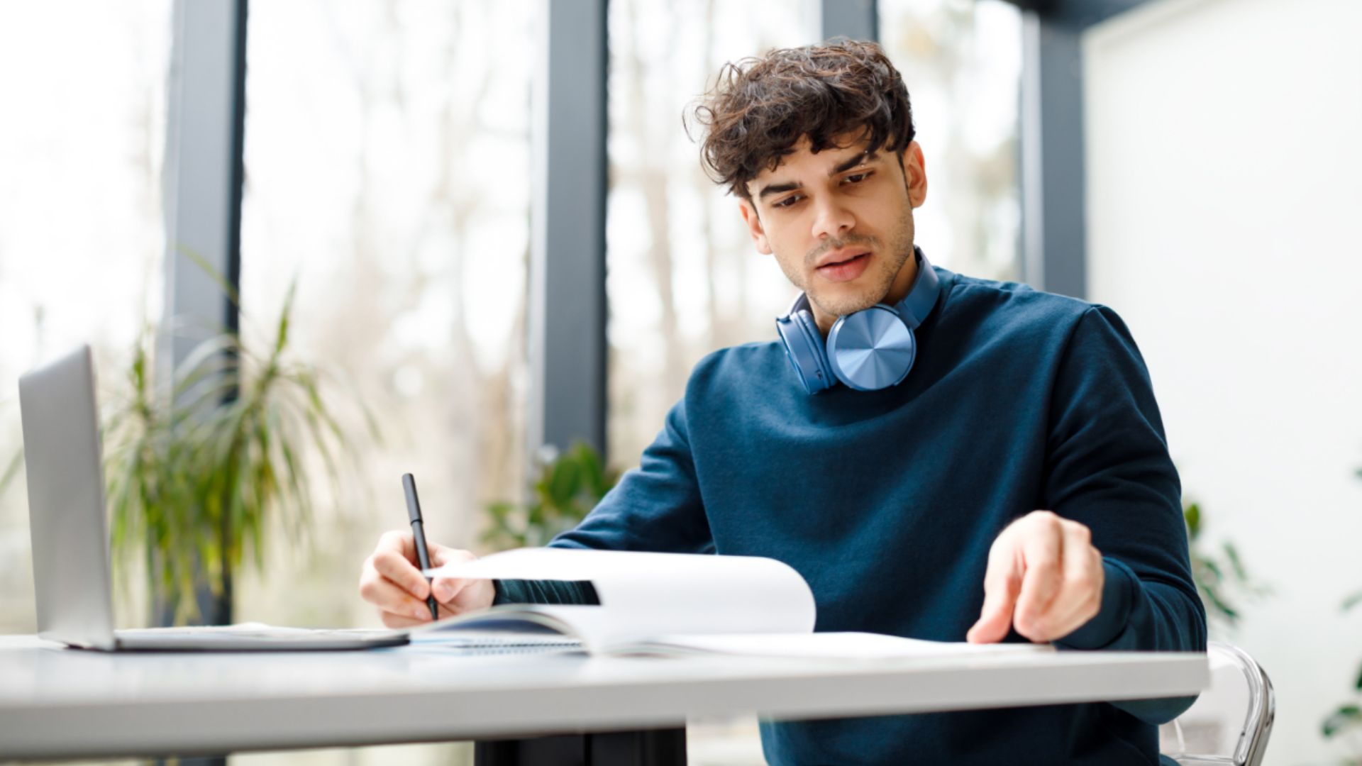 Indra Group y Fundación Universia impulsan el desarrollo académica y profesional de estudiantes con discapacidad en el ámbito STEM, mediante 15 nuevas becas