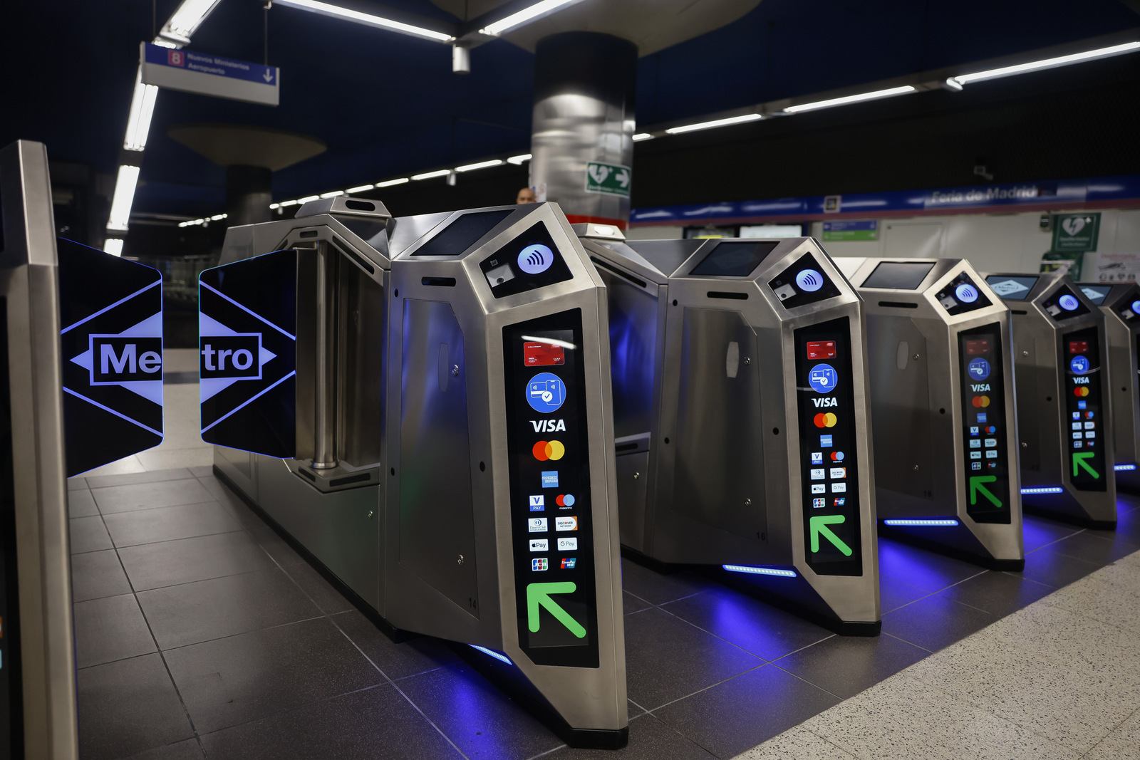 Indra Group equips the new direct bank card payment system with its technology at Metro Madrid turnstiles