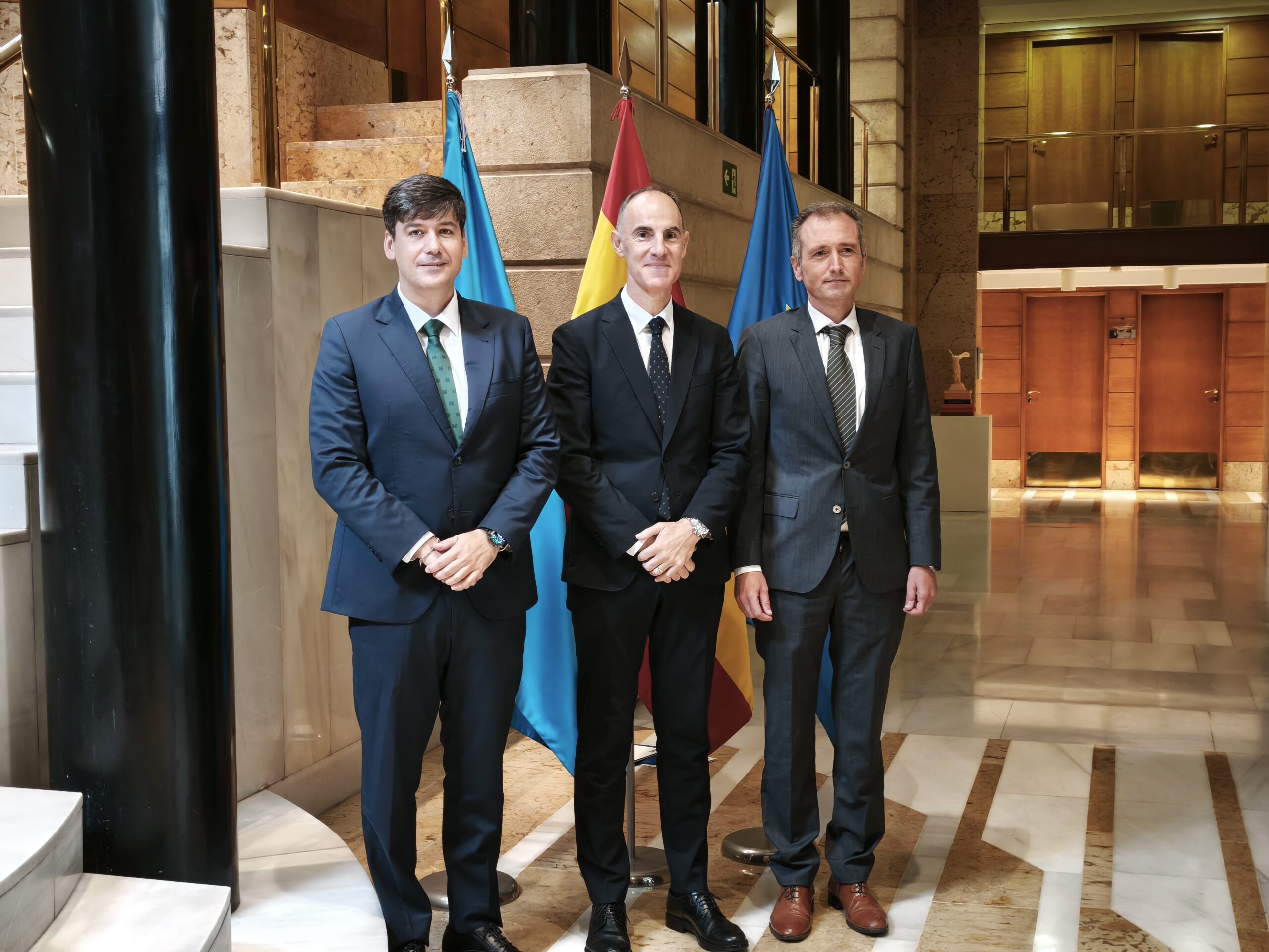 Indra Group y el Principado de Asturias sellan un acuerdo que facilitará la instalación de una nueva fábrica vinculada a la industria de defensa en Langreo