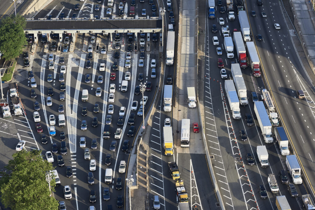 USA, New Jersey, rush hour traffic at Fort Lee in the morning, aerial view